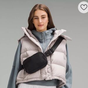 NWT Lululemon Everywhere Belt Bag in Black and Silver Hardware 1L